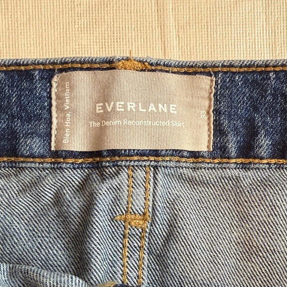 Everlane Women's Denim Reconstructed Distressed Blue Mini Skirt Size 33 - Picture 2 of 10